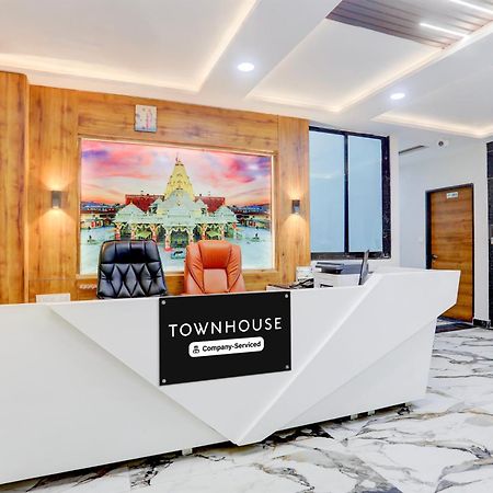 Super Townhouse Ambaji Formerly Hotel Kardhar Inn Exterior photo