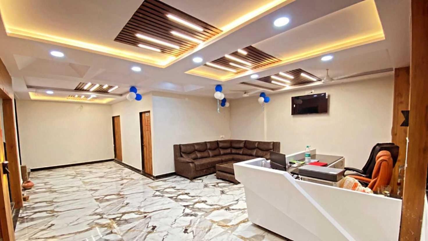 Super Townhouse Ambaji Formerly Hotel Kardhar Inn Exterior photo