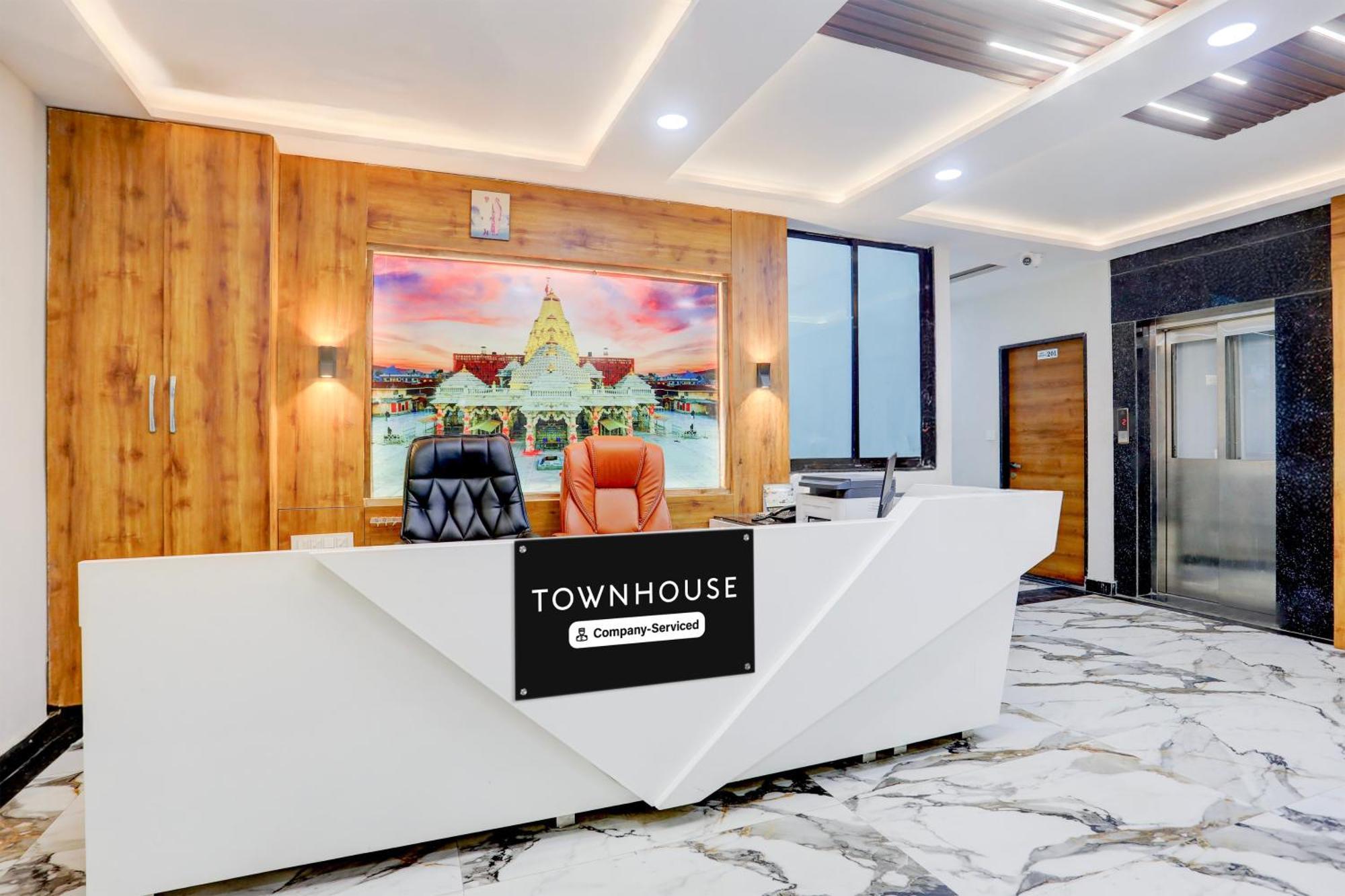 Super Townhouse Ambaji Formerly Hotel Kardhar Inn Exterior photo