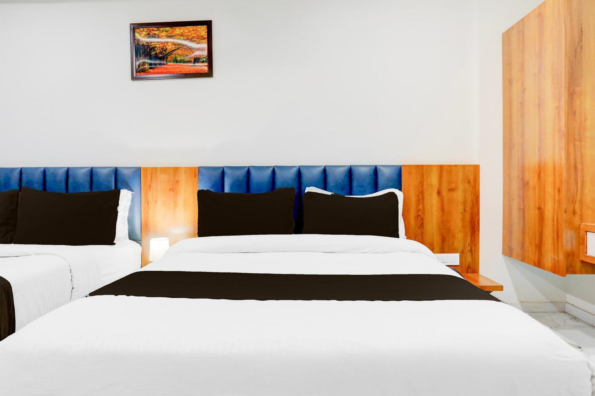 Super Townhouse Ambaji Formerly Hotel Kardhar Inn Exterior photo