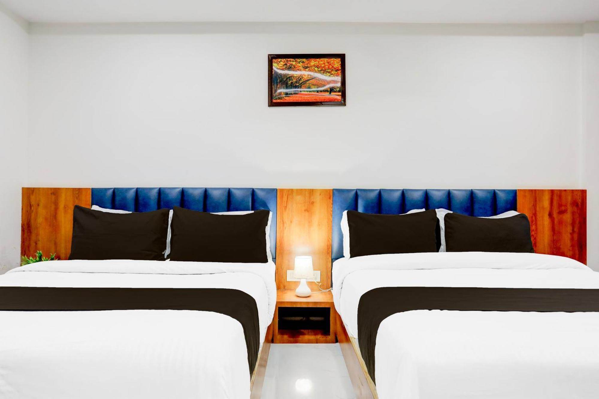 Super Townhouse Ambaji Formerly Hotel Kardhar Inn Exterior photo